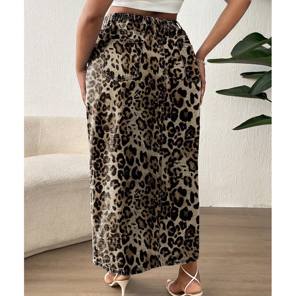Plus Leopard Print High Waisted Button Split Hem Stretchy Waist Midi Skirt - Picture 2 of 5